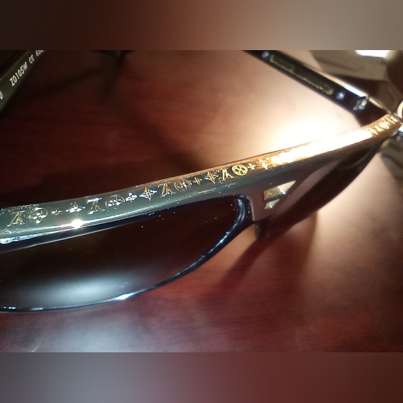 Louis Vuitton EvidenceBlack Sunglasses - Picture 6 of 7